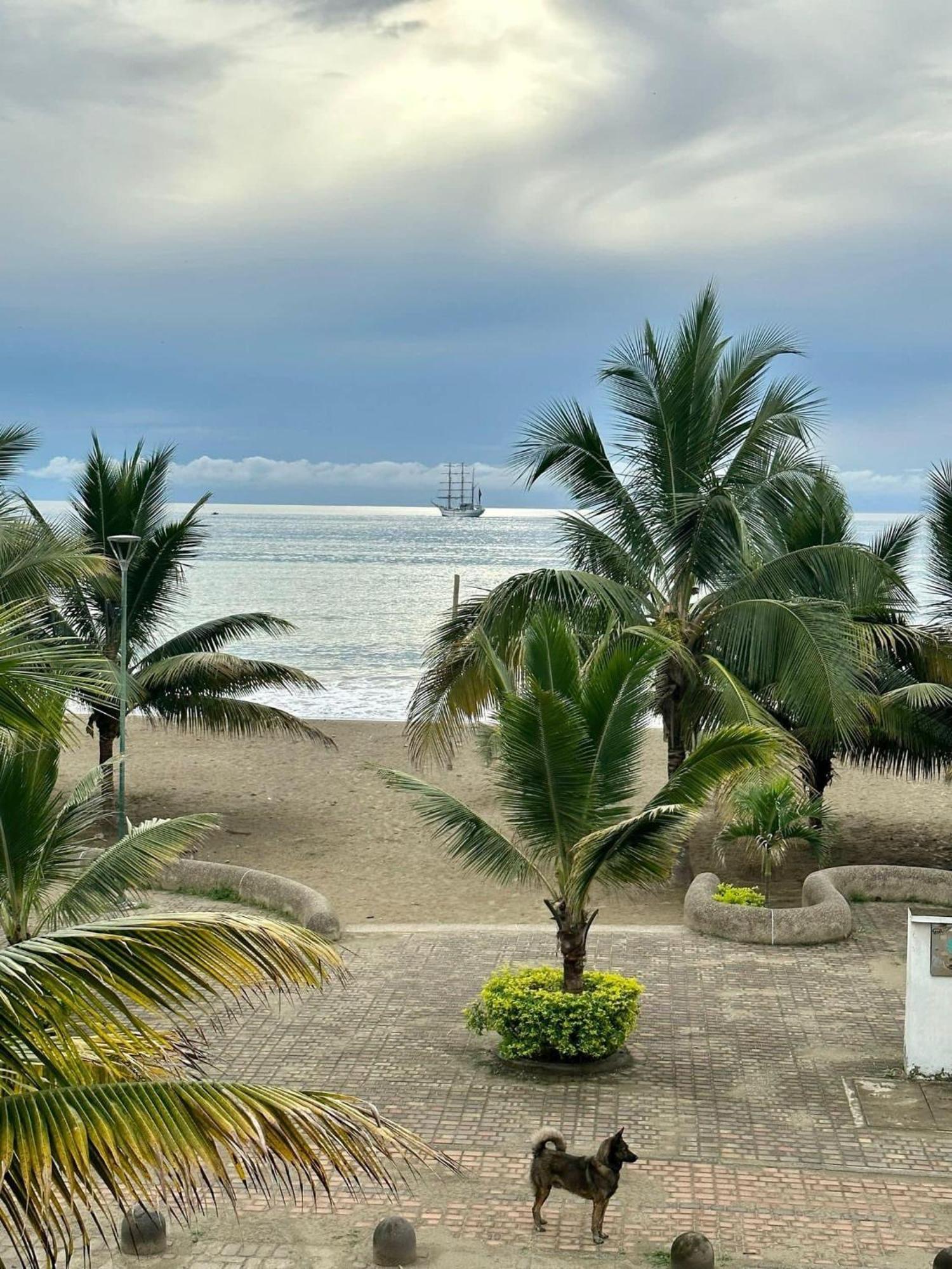 Victor Hugo Hotel Puerto Lopez Luaran gambar