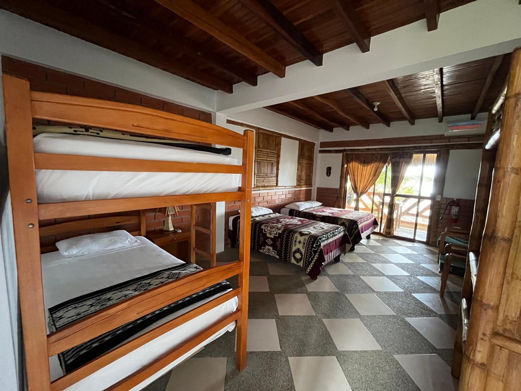 Victor Hugo Hotel Puerto Lopez Luaran gambar