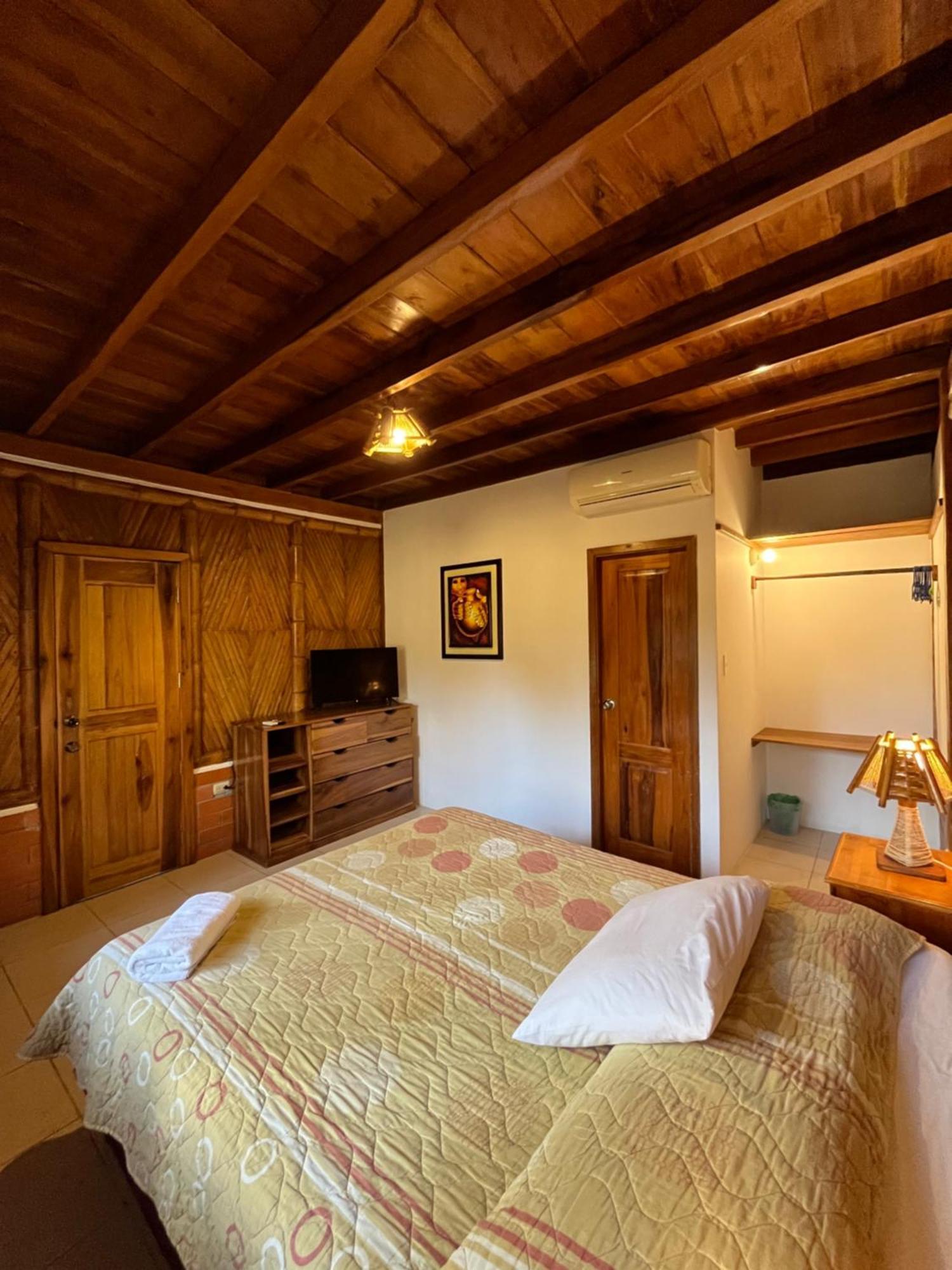 Victor Hugo Hotel Puerto Lopez Luaran gambar