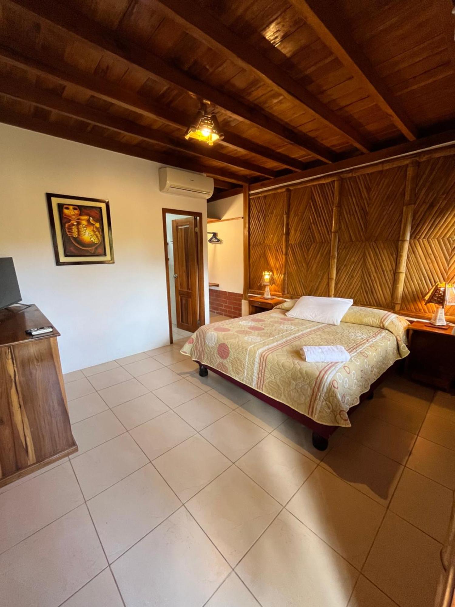 Victor Hugo Hotel Puerto Lopez Luaran gambar